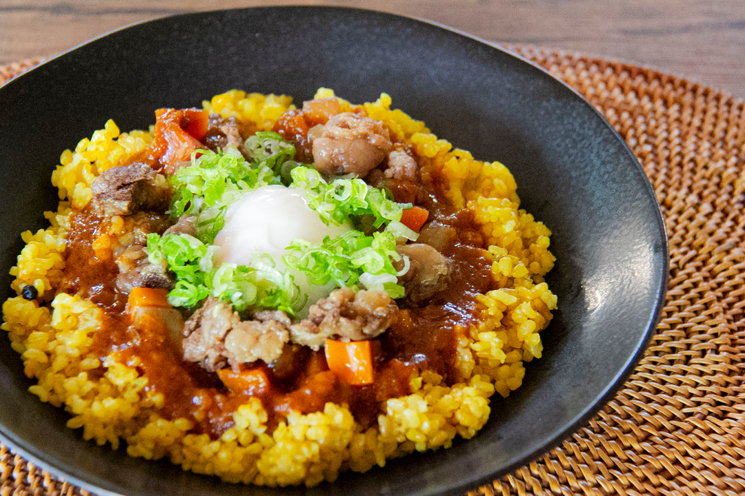 牛すじカレー丼 【温玉乗せ】